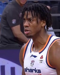 开云体育网站-被上海双杀后！广东队被逼裁掉萨林杰，2米18新大外援驰援杜锋？