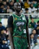 开云体育网站-同曦男篮官方发文送别塔克-法尔：祝福法尔 未来好运