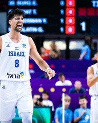 手感不佳也能够有极高的贡献！开拓者锋线球星的统治力相当惊人？