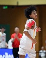 苏群：曲绍斌是青训系统中优秀的教练 国青篮球思维在与世界接轨