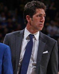 开云体育网站-28号签在手 交易or自用？勇士这次会如何选择？